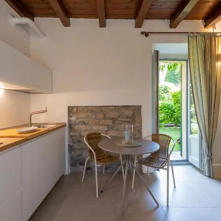 Cosy Garden In Apartman *